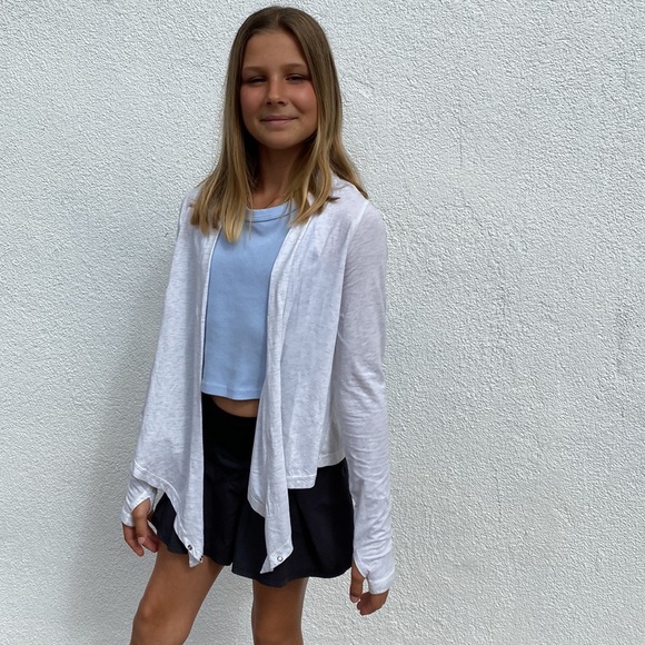 Off-white Iviva cardigan with thumb holes. - Picture 2 of 3